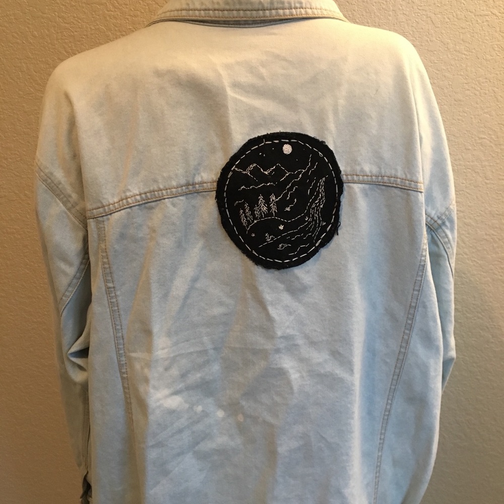 Oversized Vintage Jean Jacket w Patch